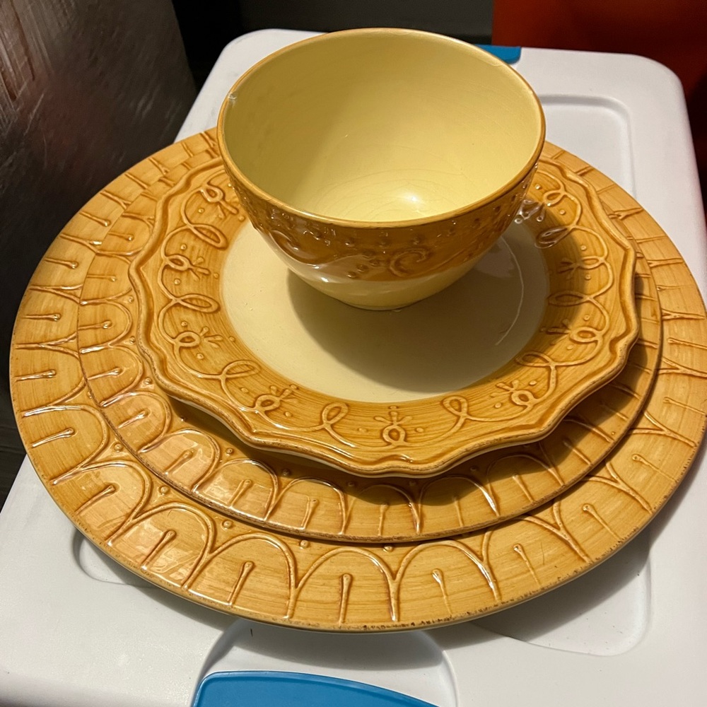 Pier 1 serve set
